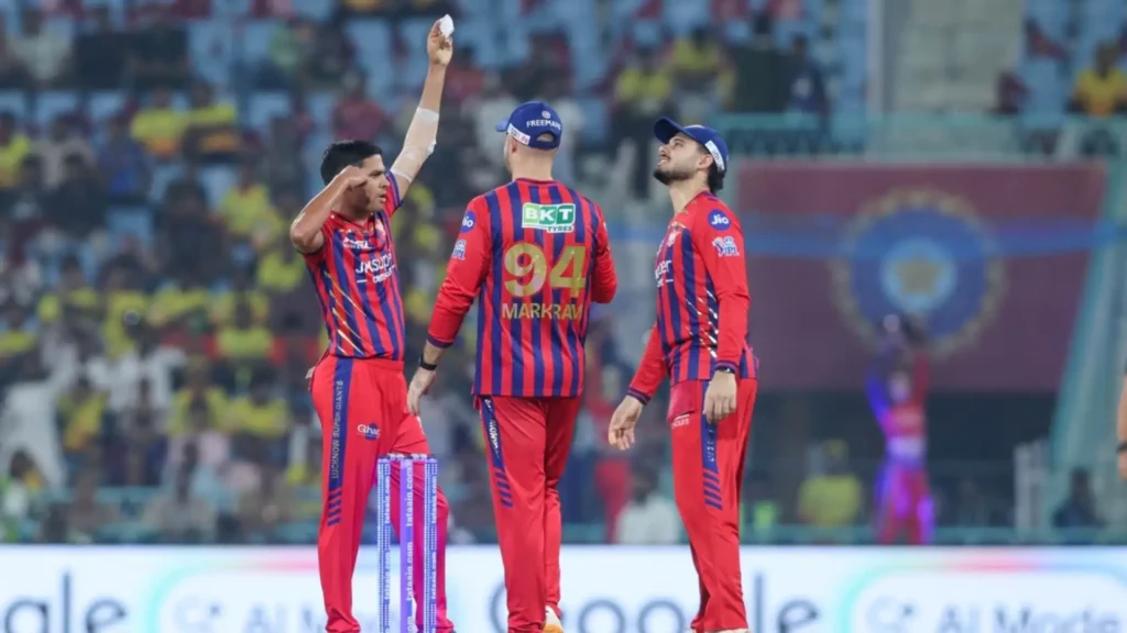 IPL 2026: 3 विकेट लेने के बाद 'चिट सेलिब्रेशन'—CSK बनाम LSG मैच में आकाश हुए वायरल 2 IPL 2026
