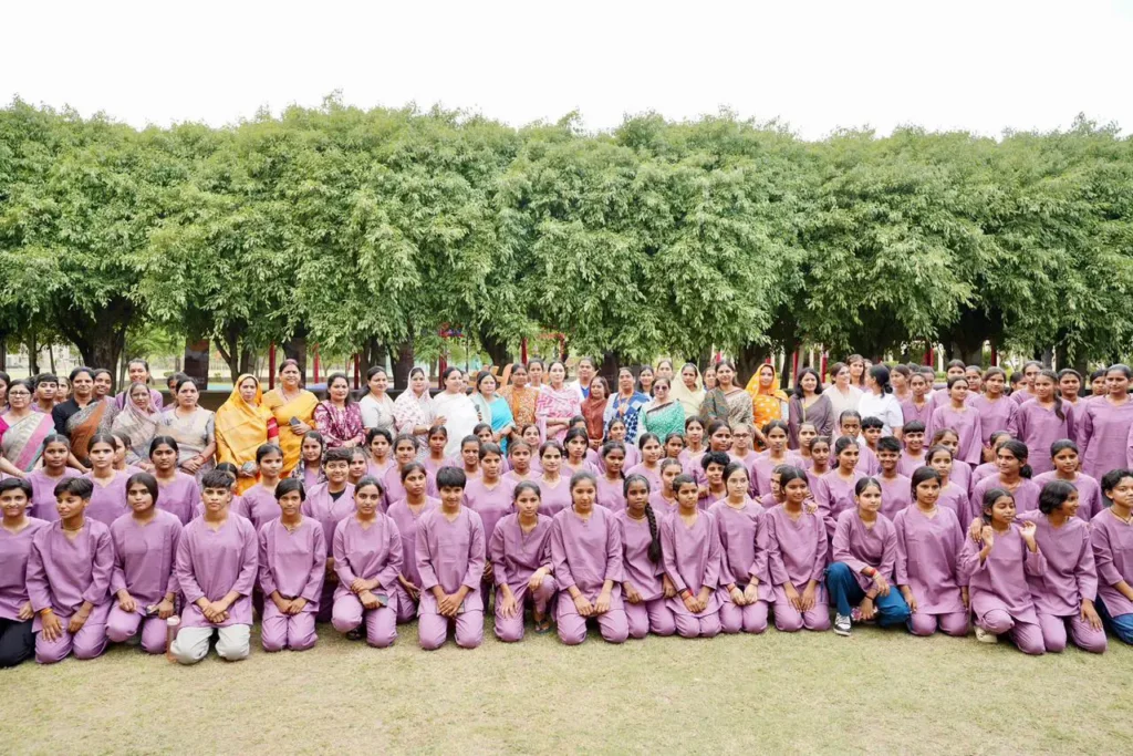 अलवर सांसद खेल महोत्सव समर कैंप का शुभारंभ, Deputy CM Diya Kumari बालिकाओं के खेल और स्किल डेवलपमेंट पर दिया जोर 3 Deputy CM Diya